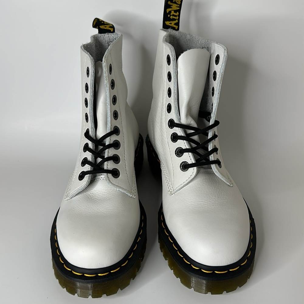 Dr Martens Lace Up Unisex Women Men White Leather Sz 10 Women / Men 9 Lace up